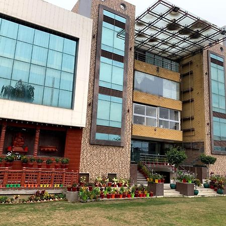 Hotel Lake View Grand Lucknow Eksteriør bilde