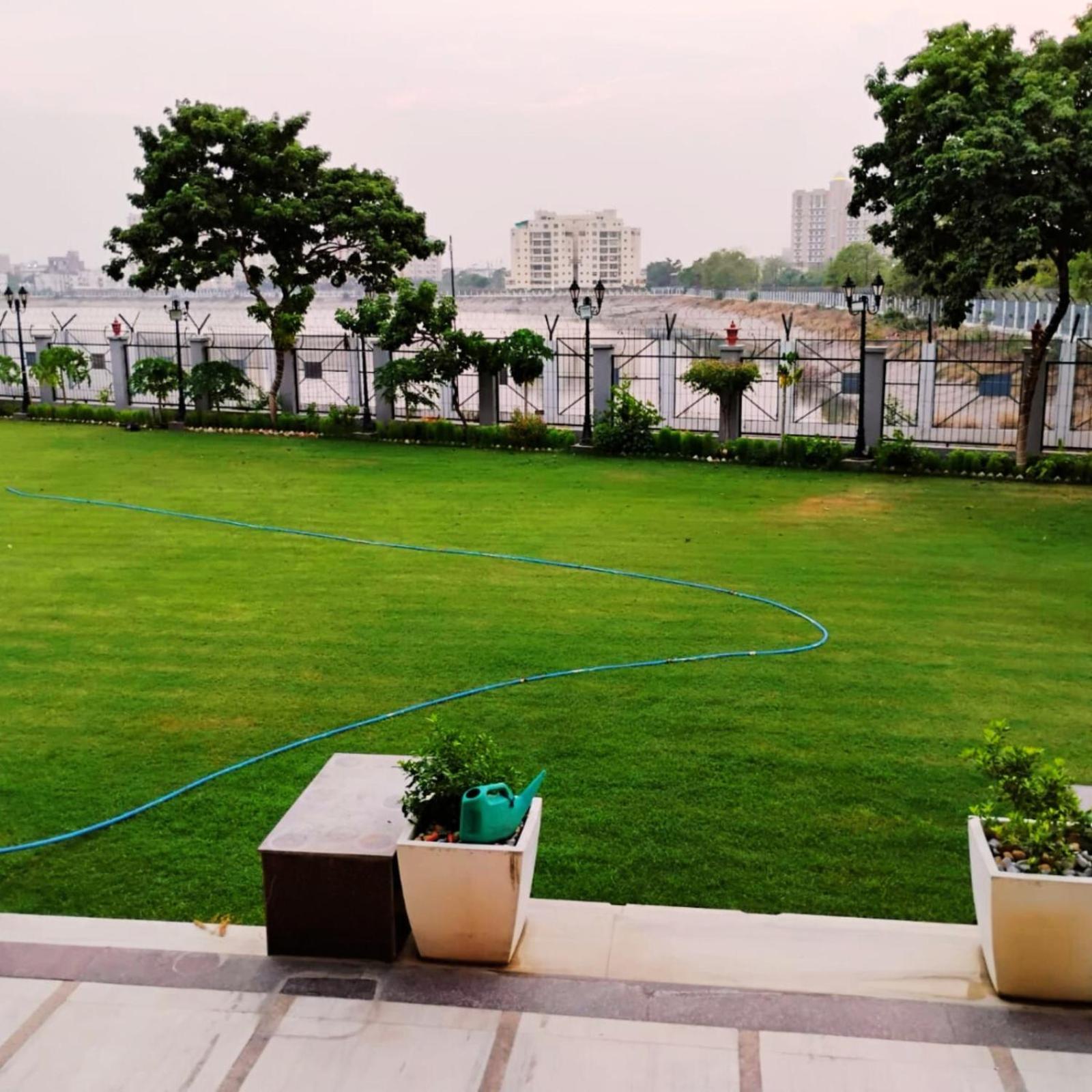 Hotel Lake View Grand Lucknow Eksteriør bilde