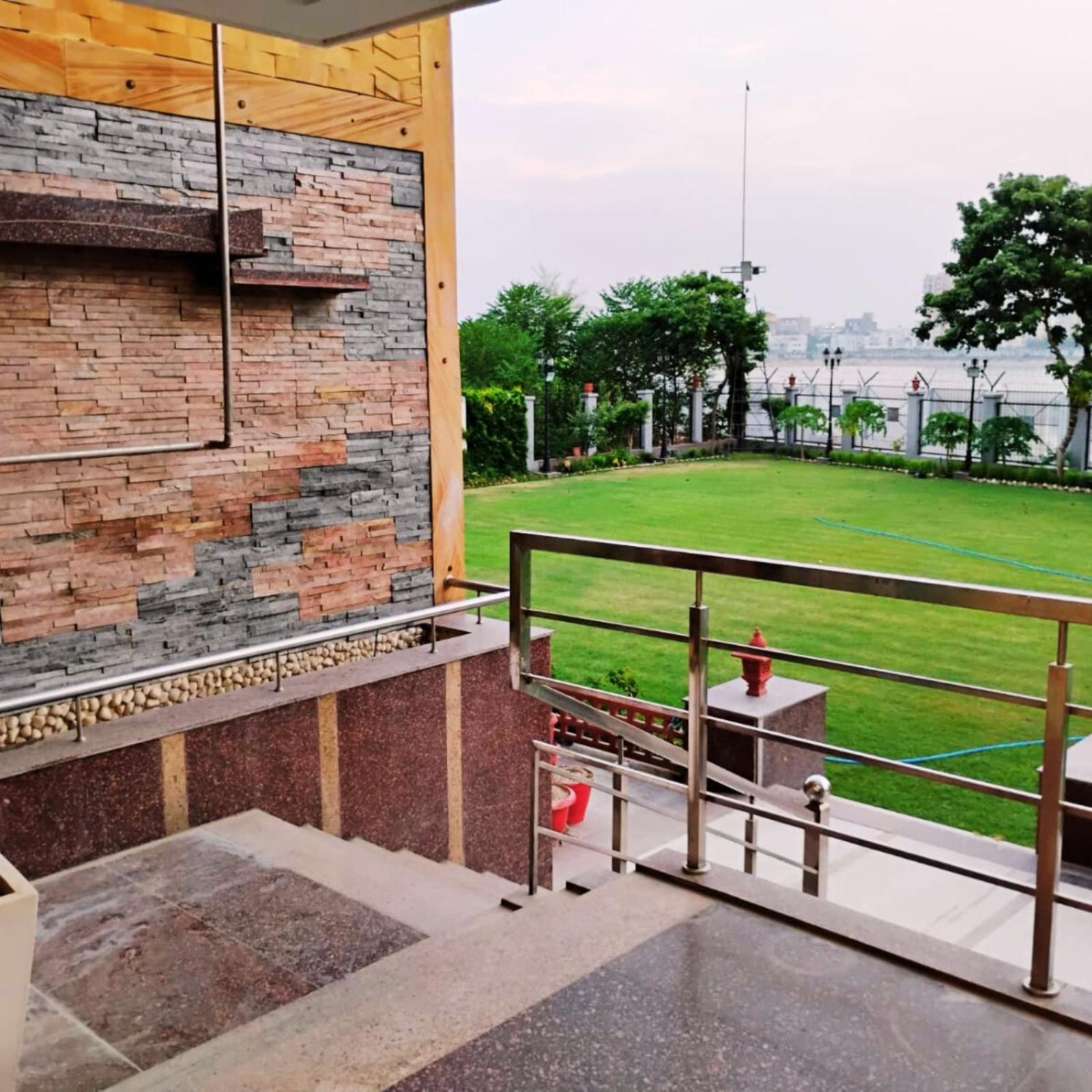 Hotel Lake View Grand Lucknow Eksteriør bilde