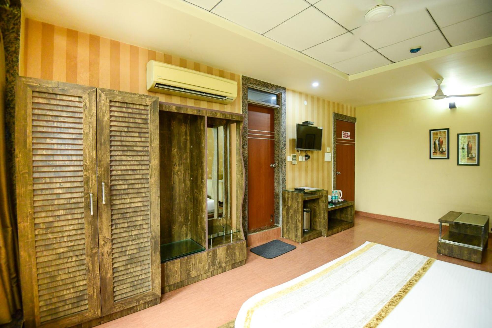 Hotel Lake View Grand Lucknow Eksteriør bilde